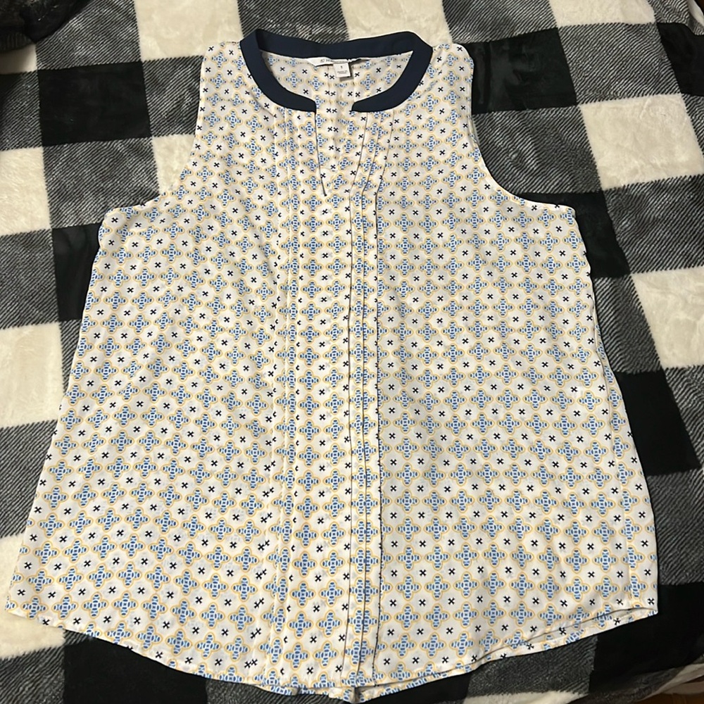 41 Hawthorn Geometric Patterned Sleeveless Blouse. Size Small